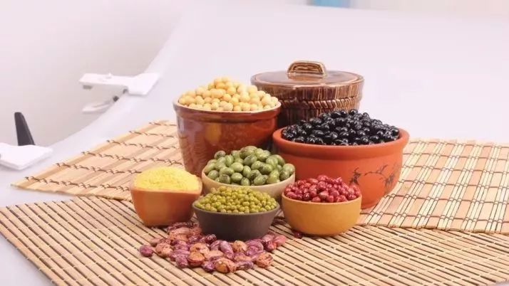 《开学第一课》:五星红旗下的新学期“英亚官网首页”(图3) 英亚官方网站