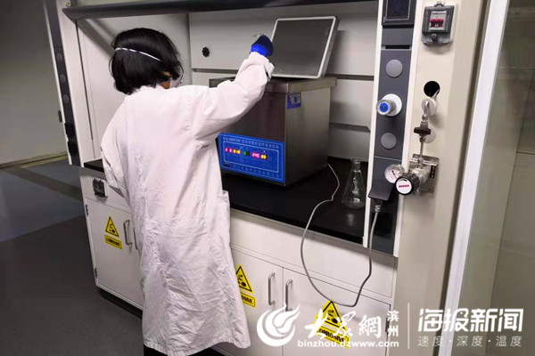 英亚官方网站-《老师·好》逆袭悲伤故事登顶单日票房冠军 《惊奇队长》票房将破10亿(图1) 英亚官方网站