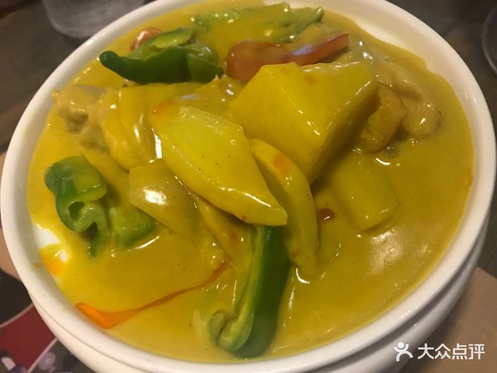 这张56岁的女星脸上,写满了男人最爱的风情与性感:英亚官方网站(图4) 英亚官方网站