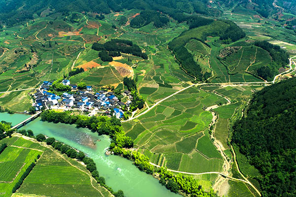 【英亚官网首页】株冶集团借力期市拓展生存空间(图2) 英亚官方网站